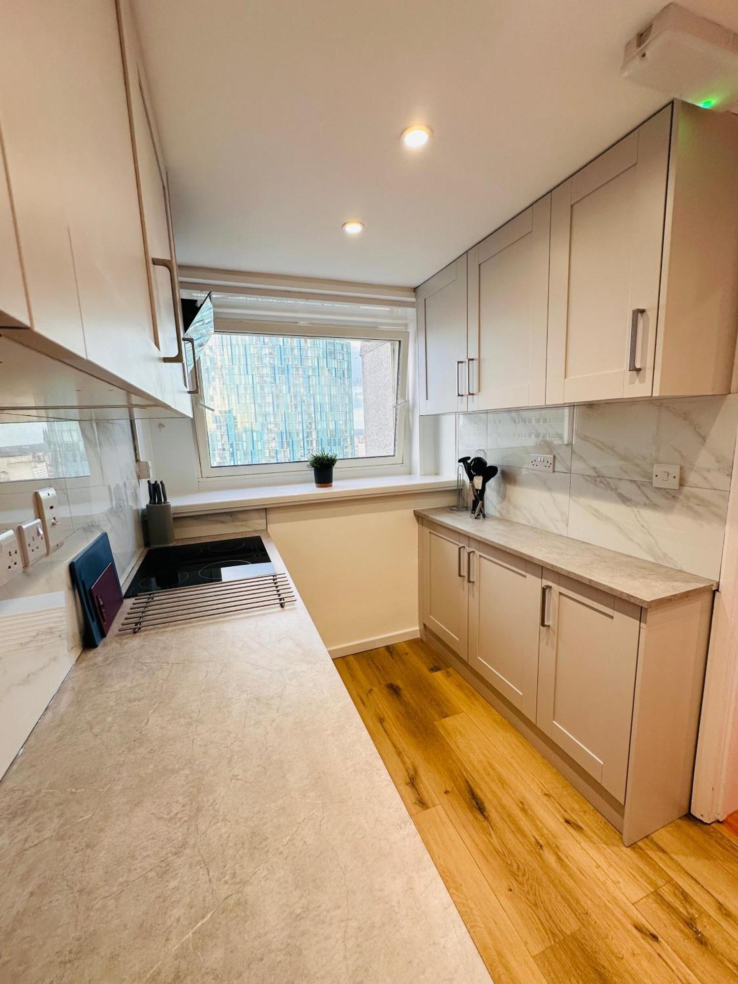 B - Newley Renovated Private Self-Contained Room In A Shared Apartment In Birmingham City Centre Exterior photo