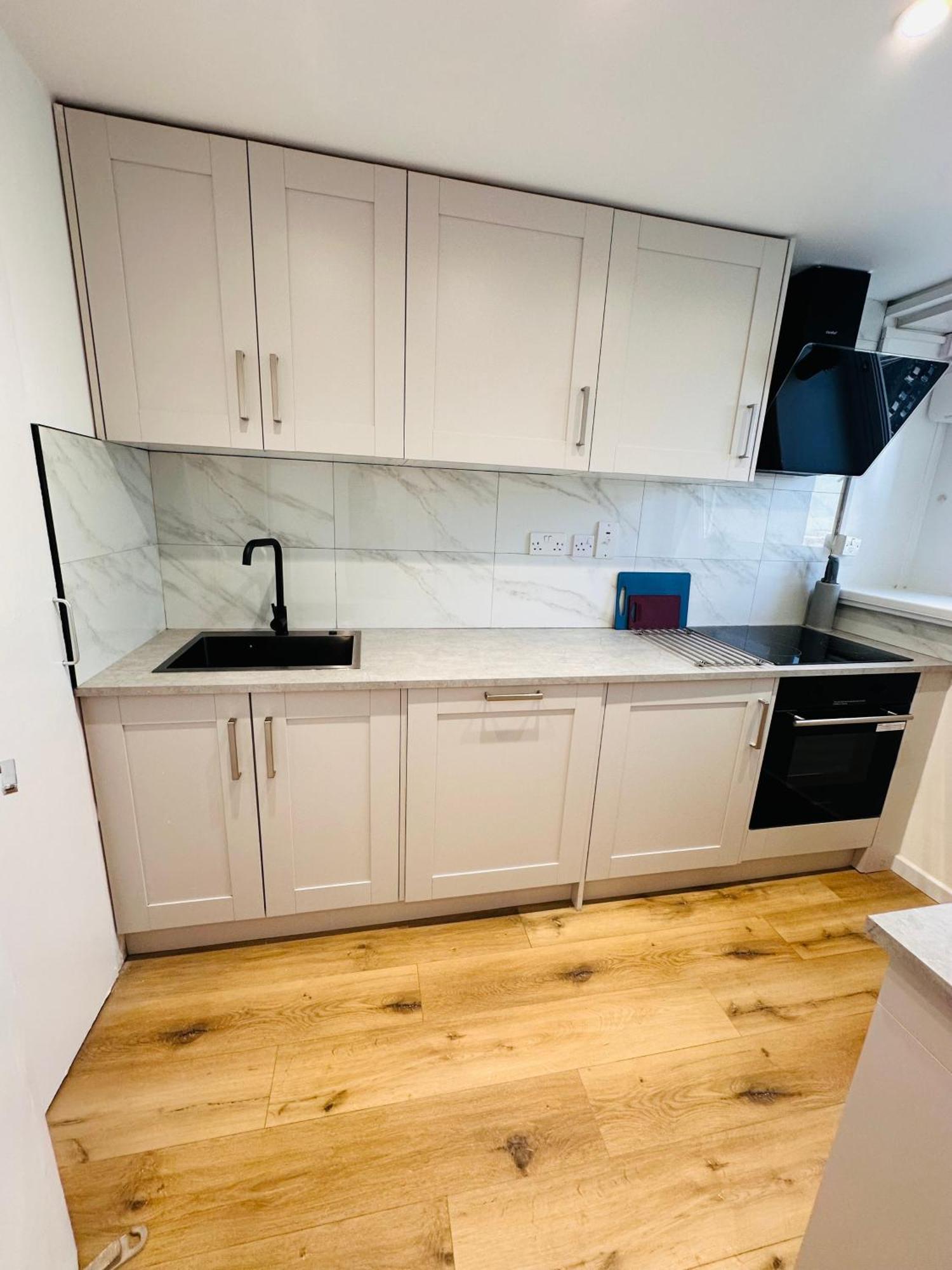 B - Newley Renovated Private Self-Contained Room In A Shared Apartment In Birmingham City Centre Exterior photo