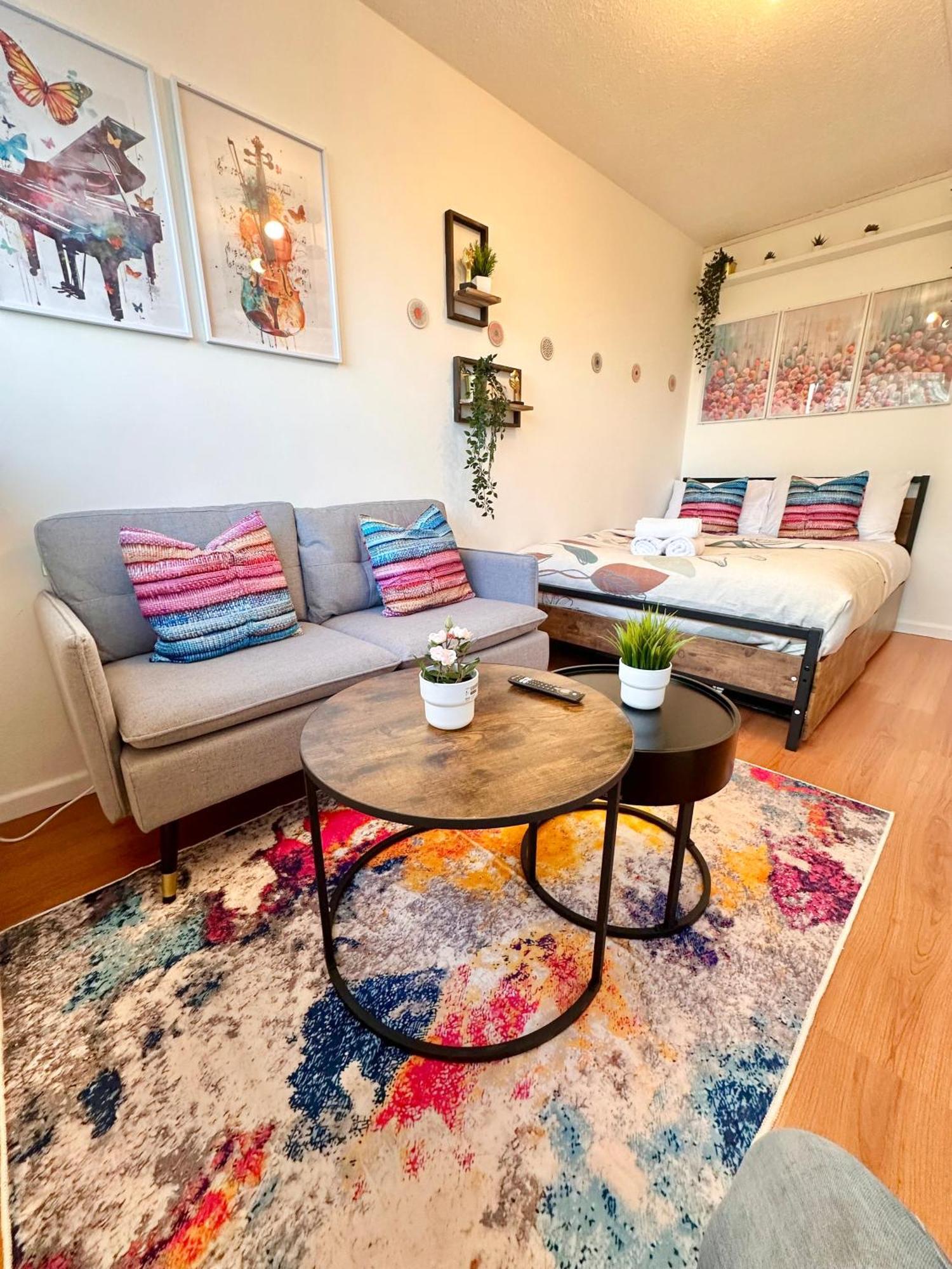 B - Newley Renovated Private Self-Contained Room In A Shared Apartment In Birmingham City Centre Exterior photo